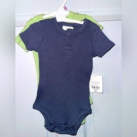 Okie Dokie -  bodysuits/onesie - Baby Boy- NWT - 3/9/18 months - Picture 1 of 4